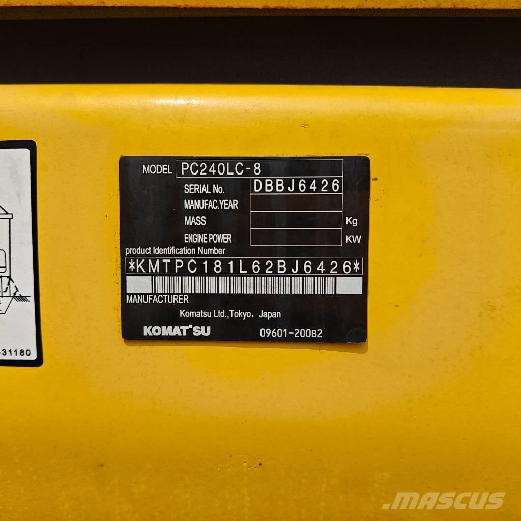 Komatsu 240-8 Roomikekskavaatorid