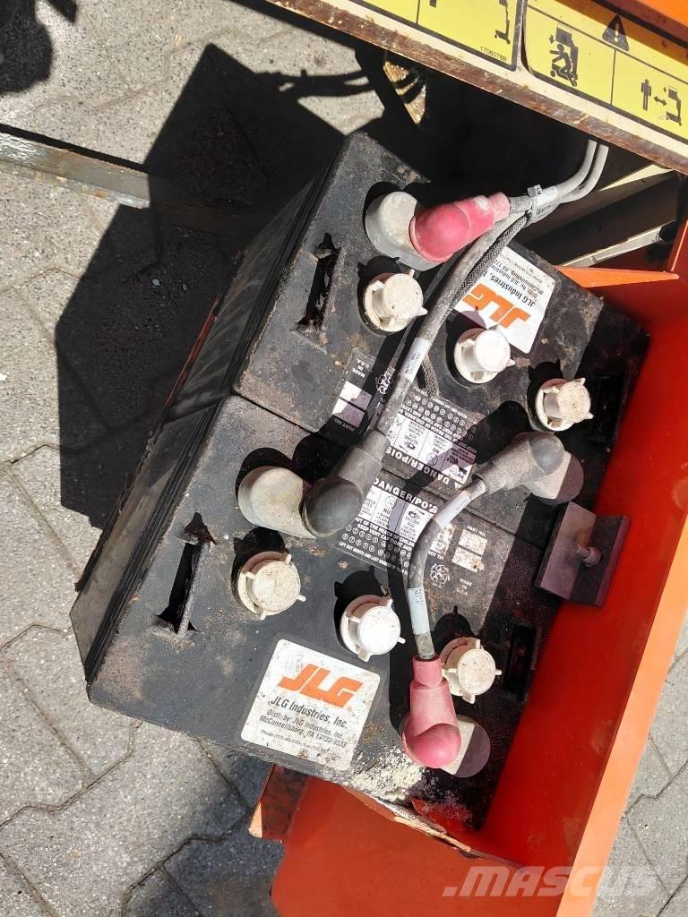 JLG 1230 ES Käärtõstukid