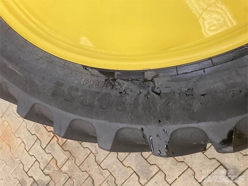 BKT 320/90R54 Rehvid, rattad ja veljed