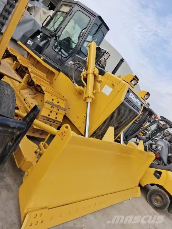 Shantui SD 16 Buldooserid