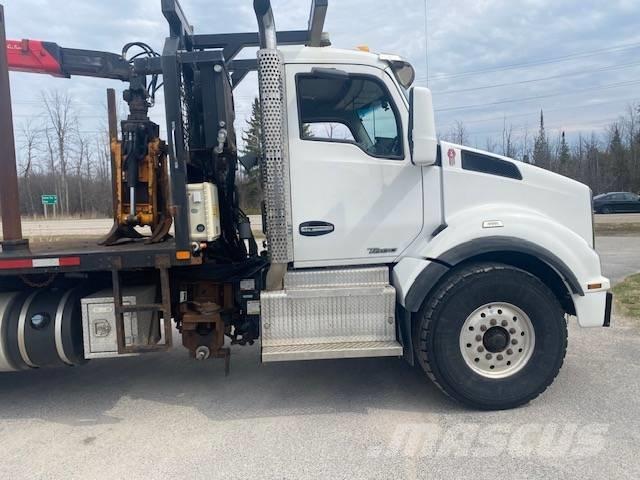 Kenworth T 880 Metsaveokid