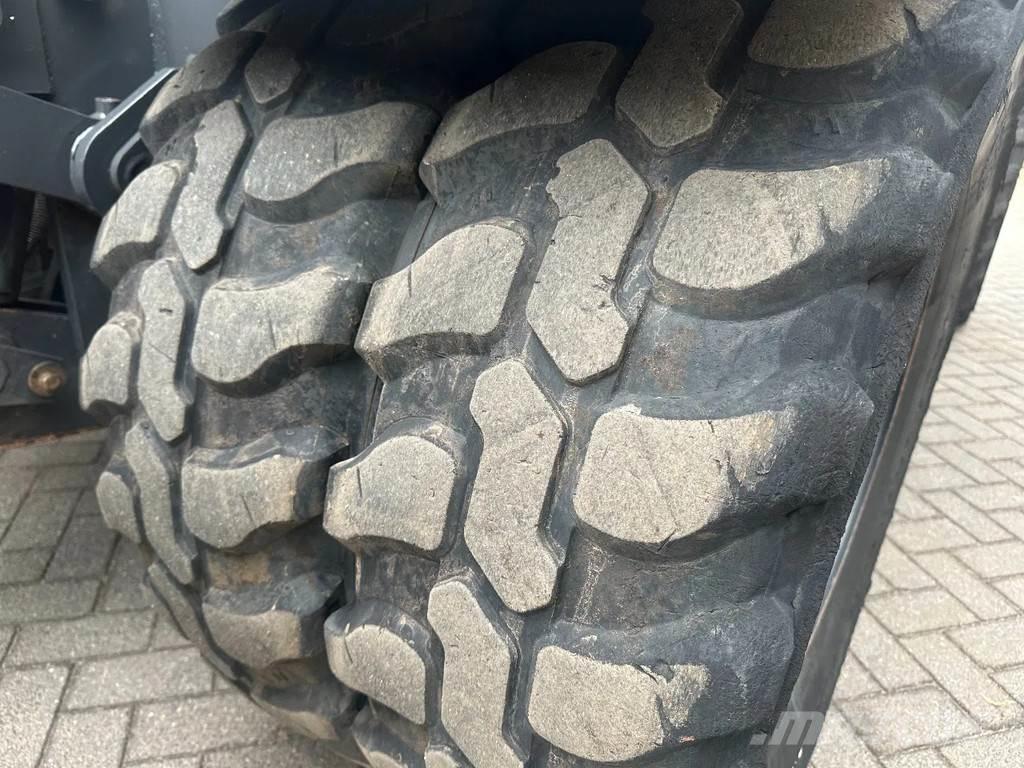 Doosan DX140W-5 Ratasekskavaatorid