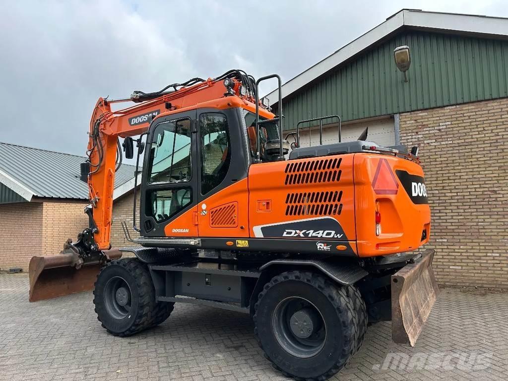 Doosan DX140W-5 Ratasekskavaatorid