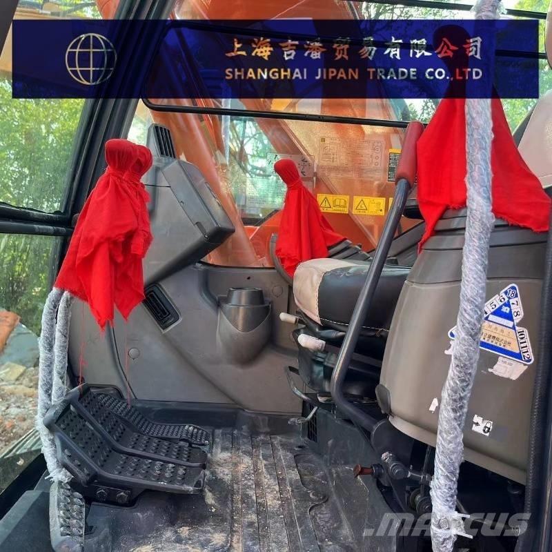 Hitachi ZX 135 Roomikekskavaatorid