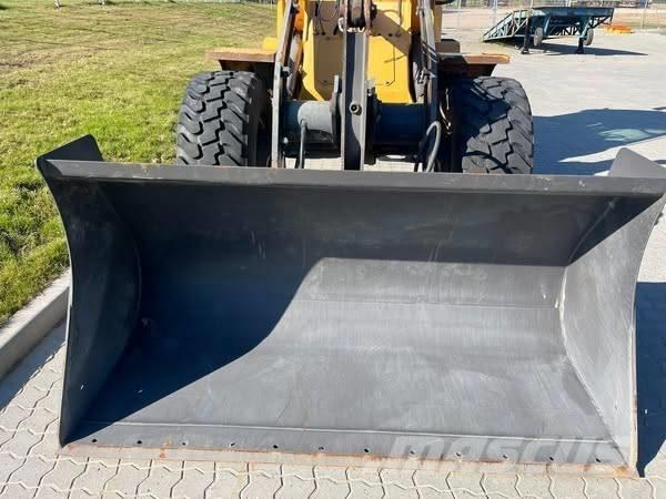 Volvo L 30 B Rataslaadurid