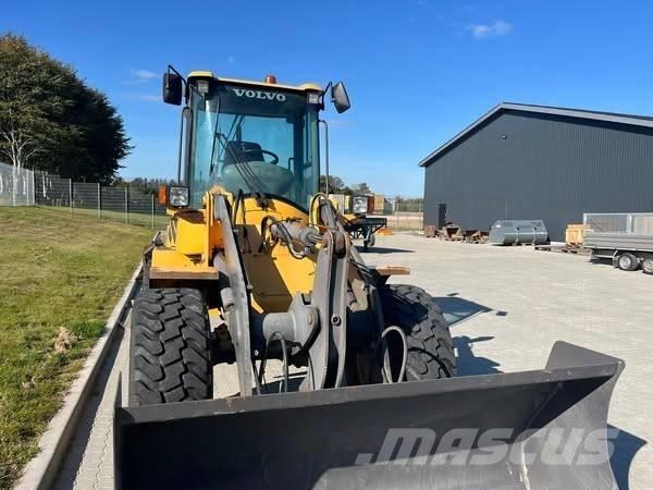 Volvo L 30 B Rataslaadurid