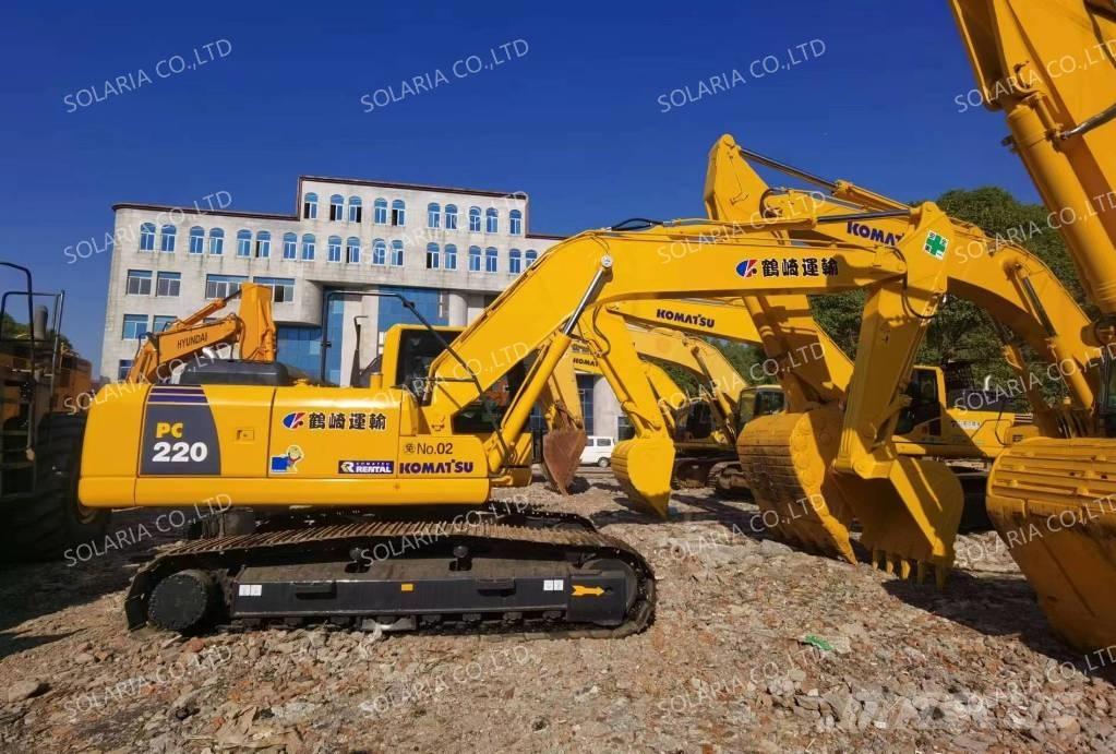 Komatsu PC 220-8 Roomikekskavaatorid