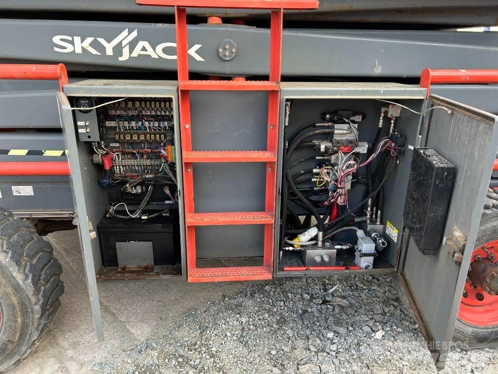 SkyJack SJ 8841 RT Käärtõstukid