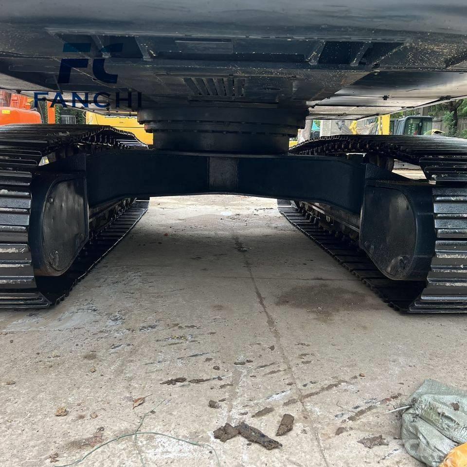 Hyundai 220LC-9S Roomikekskavaatorid