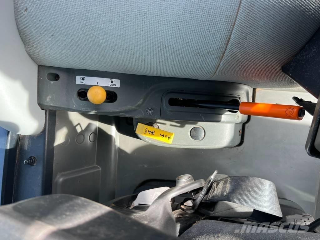 CLAAS Atos 230 Traktorid