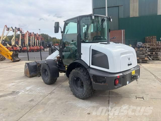 CASE 21 F Rataslaadurid