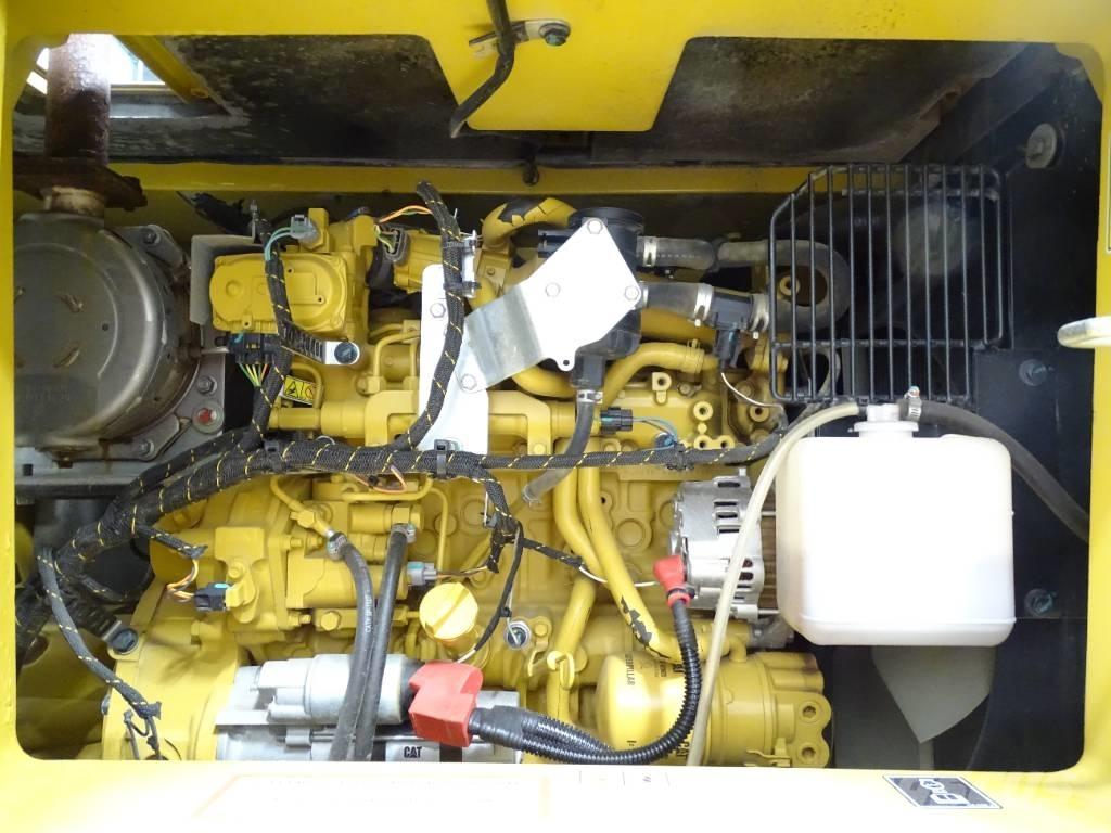 CAT 310 Roomikekskavaatorid