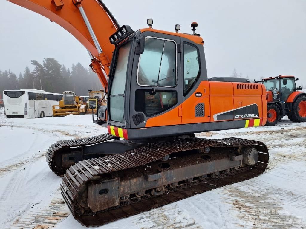 Doosan DX 225 LC Roomikekskavaatorid