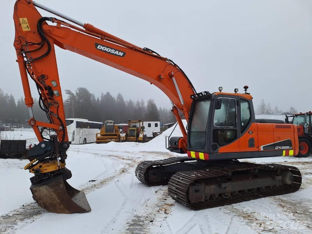 Doosan DX 225 LC Roomikekskavaatorid