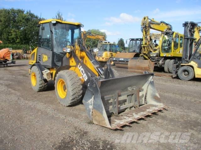 JCB 407 Rataslaadurid