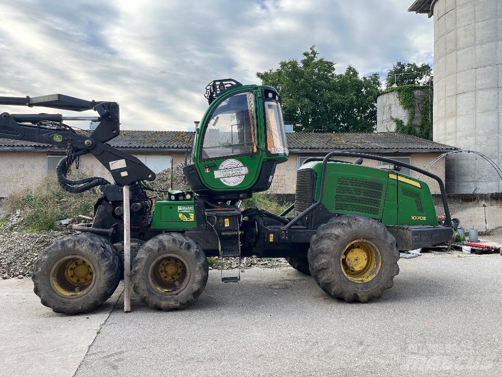 John Deere 1070 E Harvesterid