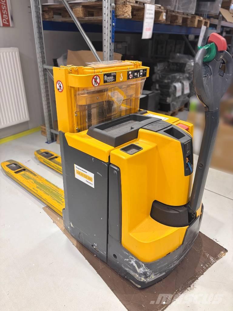 Jungheinrich EJD 220 Platvormiga virnastajad