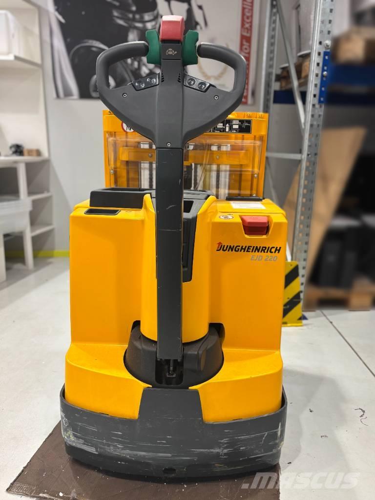 Jungheinrich EJD 220 Platvormiga virnastajad