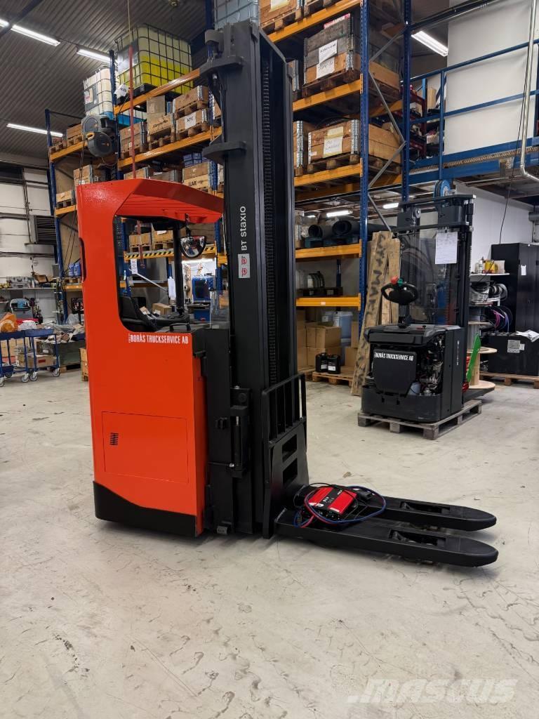 BT truck SRE160L Platvormiga virnastajad