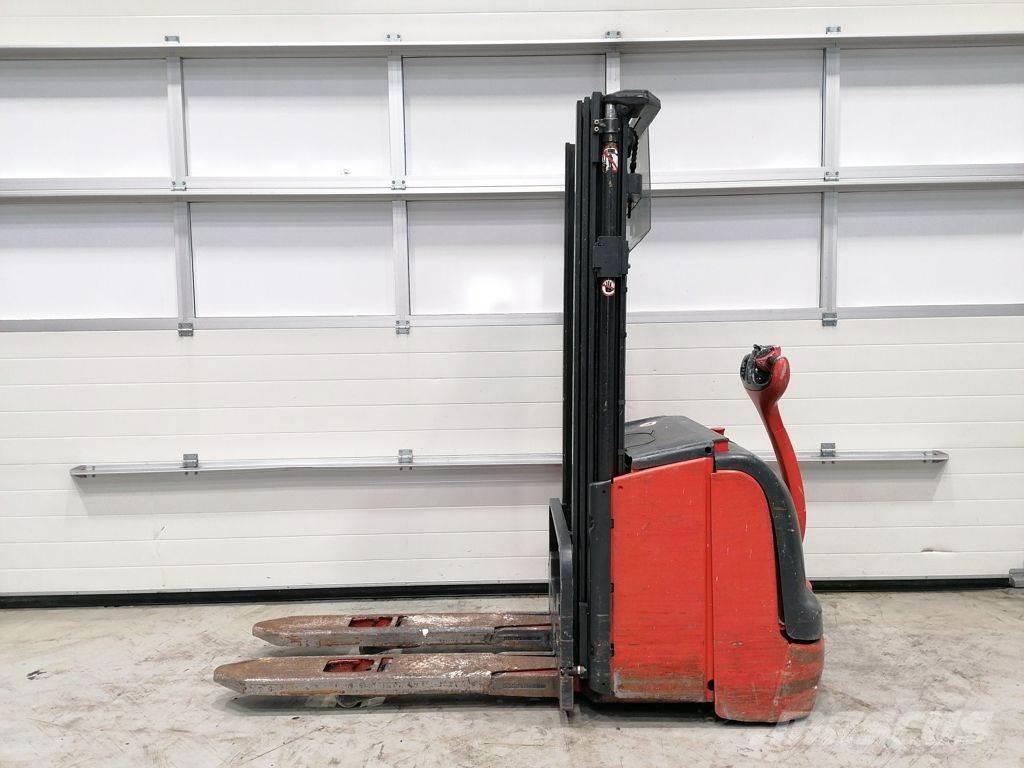 Linde L14 Järelkäidavad virnastajad
