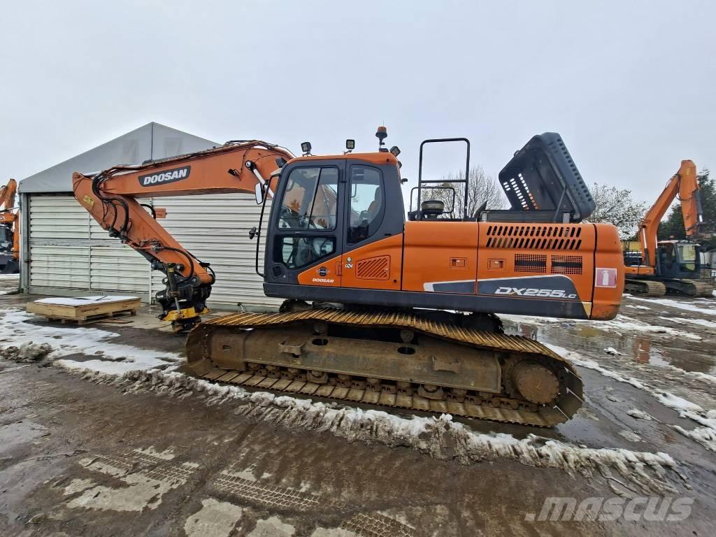 Doosan DX 255 LC-5 Roomikekskavaatorid