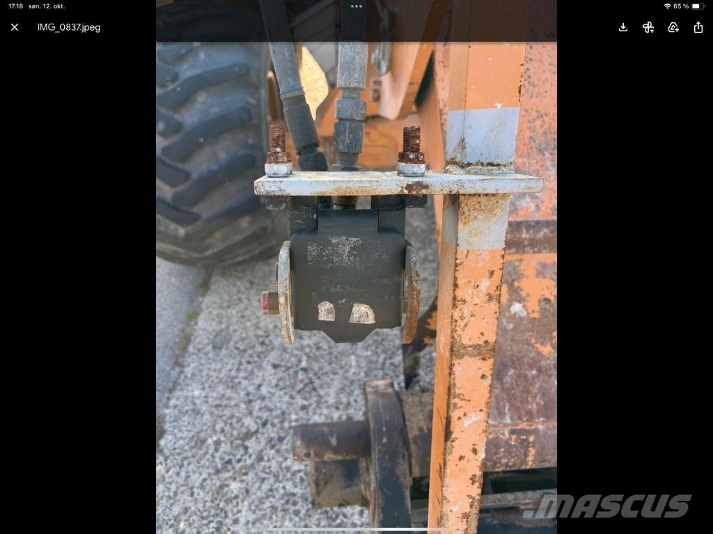 CASE 321 E Rataslaadurid