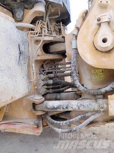CAT 988K Rataslaadurid
