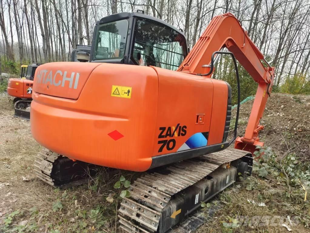 Hitachi ZX 70 Väikeekskavaatorid 7t-12t