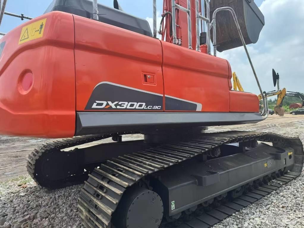 Doosan DX300-9C Roomikekskavaatorid