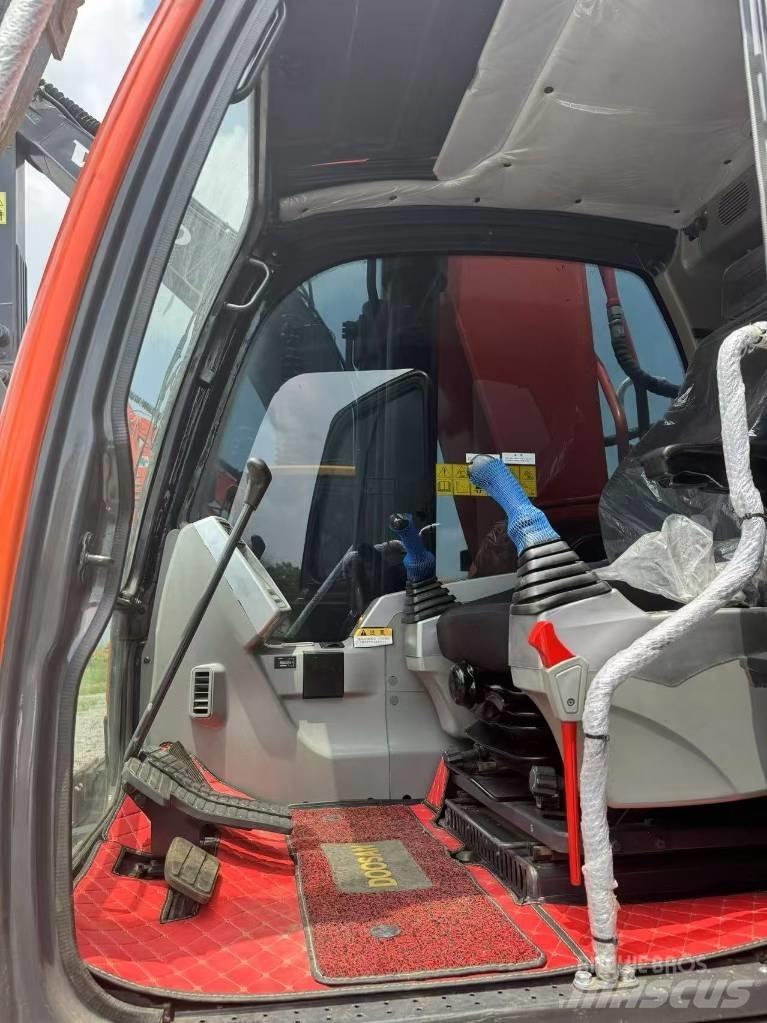 Doosan DX300-9C Roomikekskavaatorid