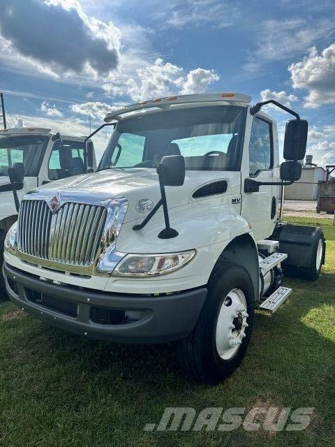 International MV607 Sadulveokid