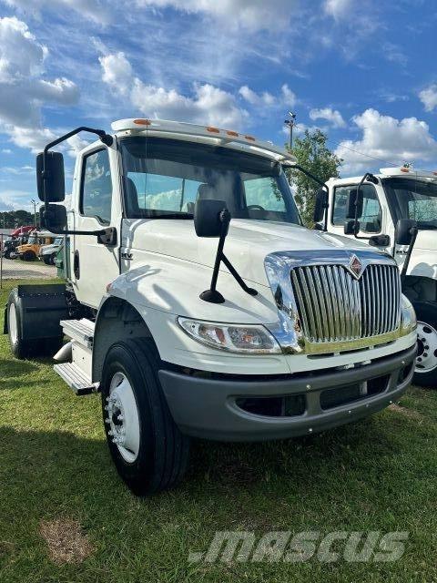 International MV607 Sadulveokid