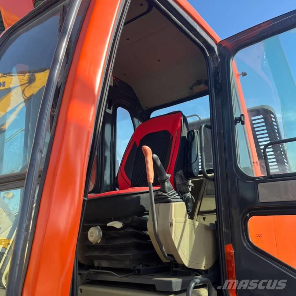 Doosan DX 300 Roomikekskavaatorid