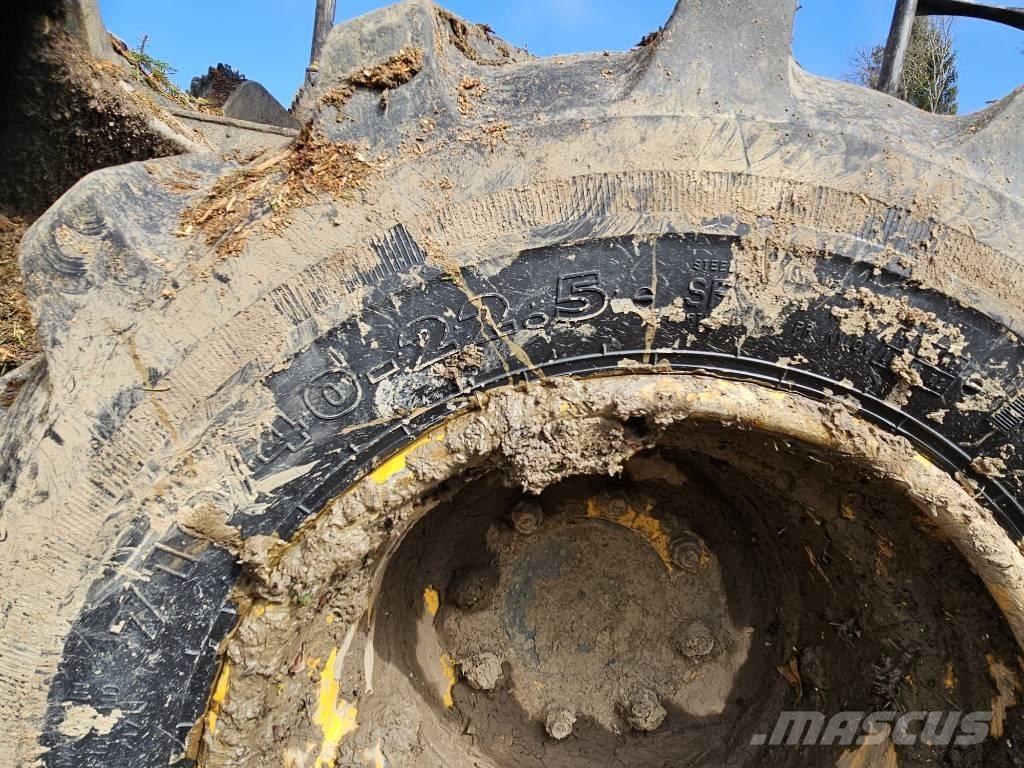 HSM 805 F Väljaveotraktorid