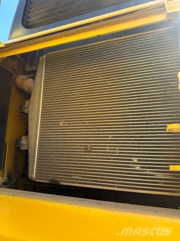 Komatsu PC 400-8 Roomikekskavaatorid