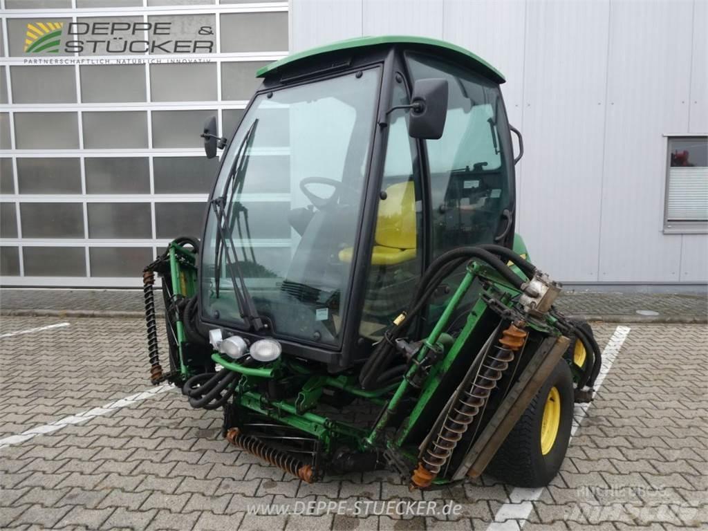 John Deere 8900A Niidukid