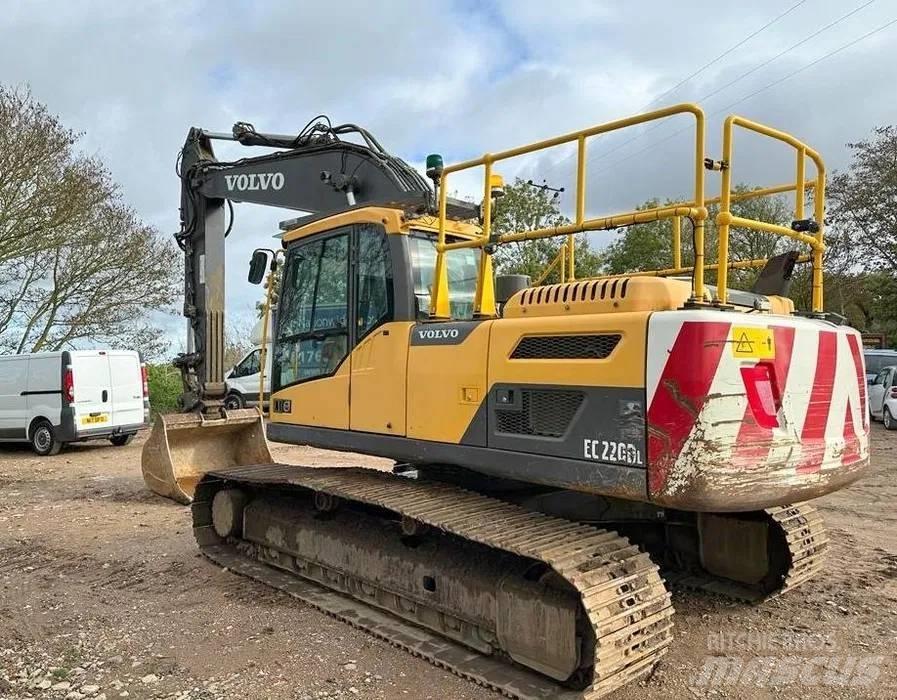 Volvo EC 220 DL Roomikekskavaatorid