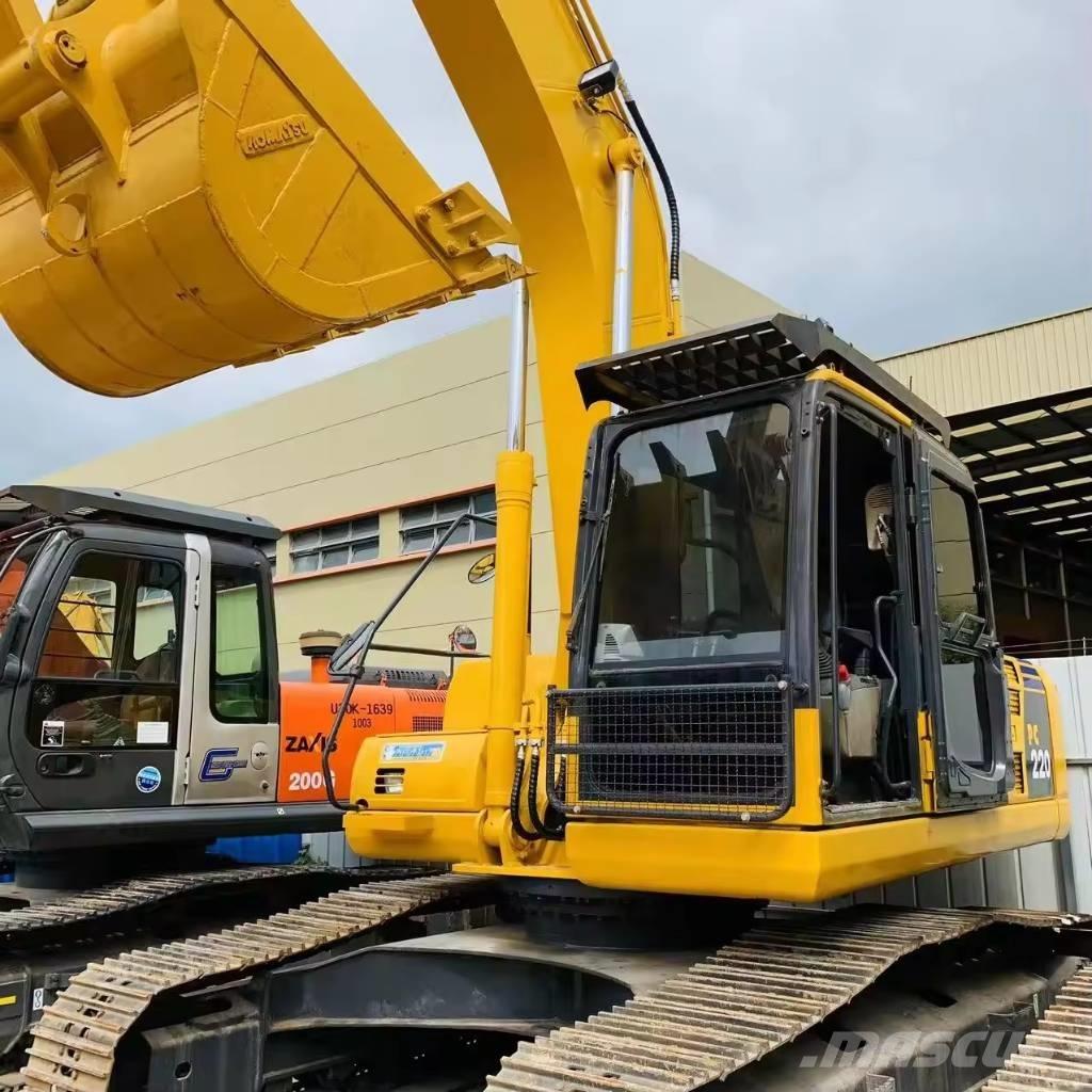 Komatsu PC 200 Roomikekskavaatorid
