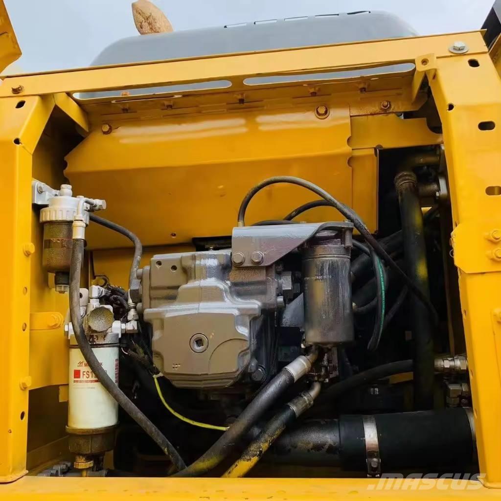 Komatsu PC 200 Roomikekskavaatorid