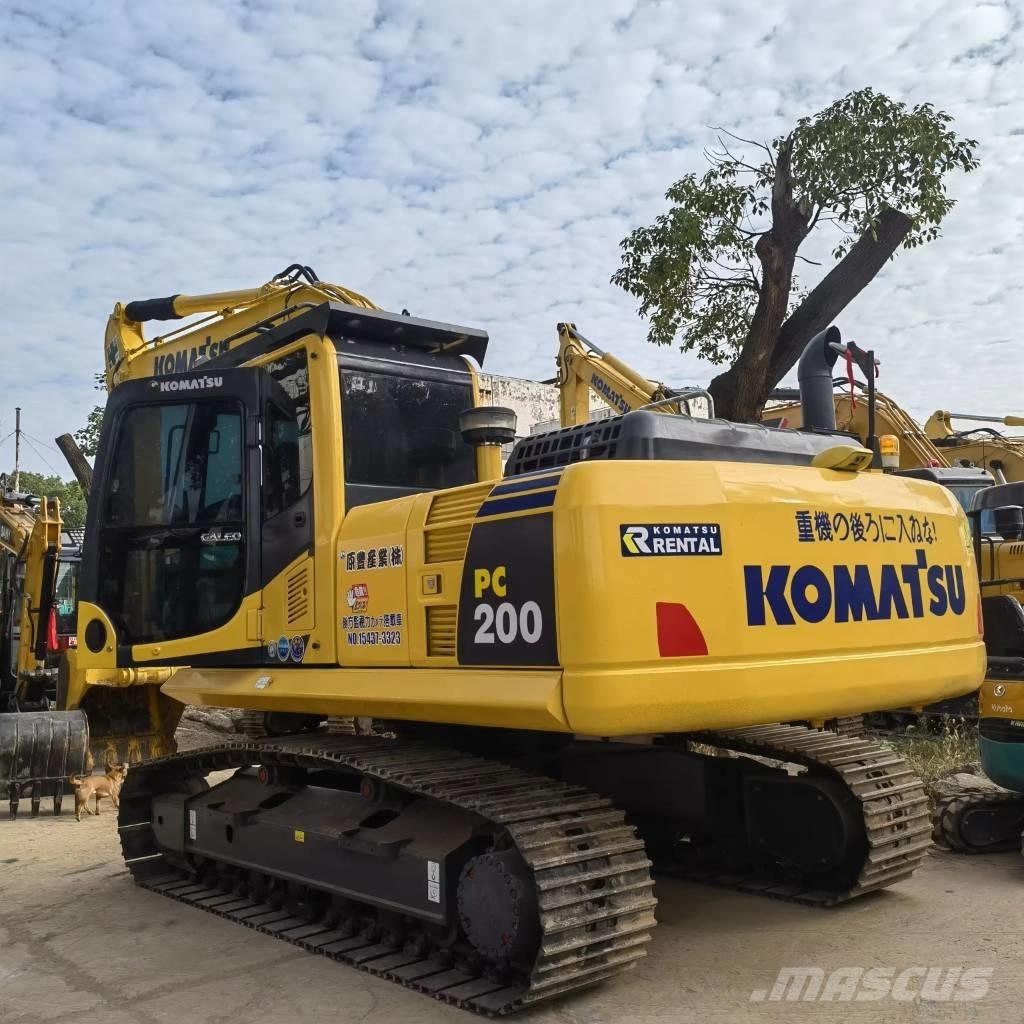 Komatsu PC 200 Roomikekskavaatorid