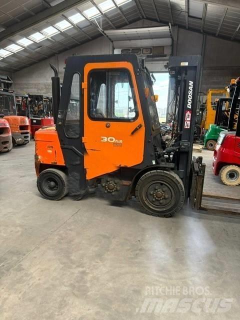 Doosan FD30 Diiseltõstukid