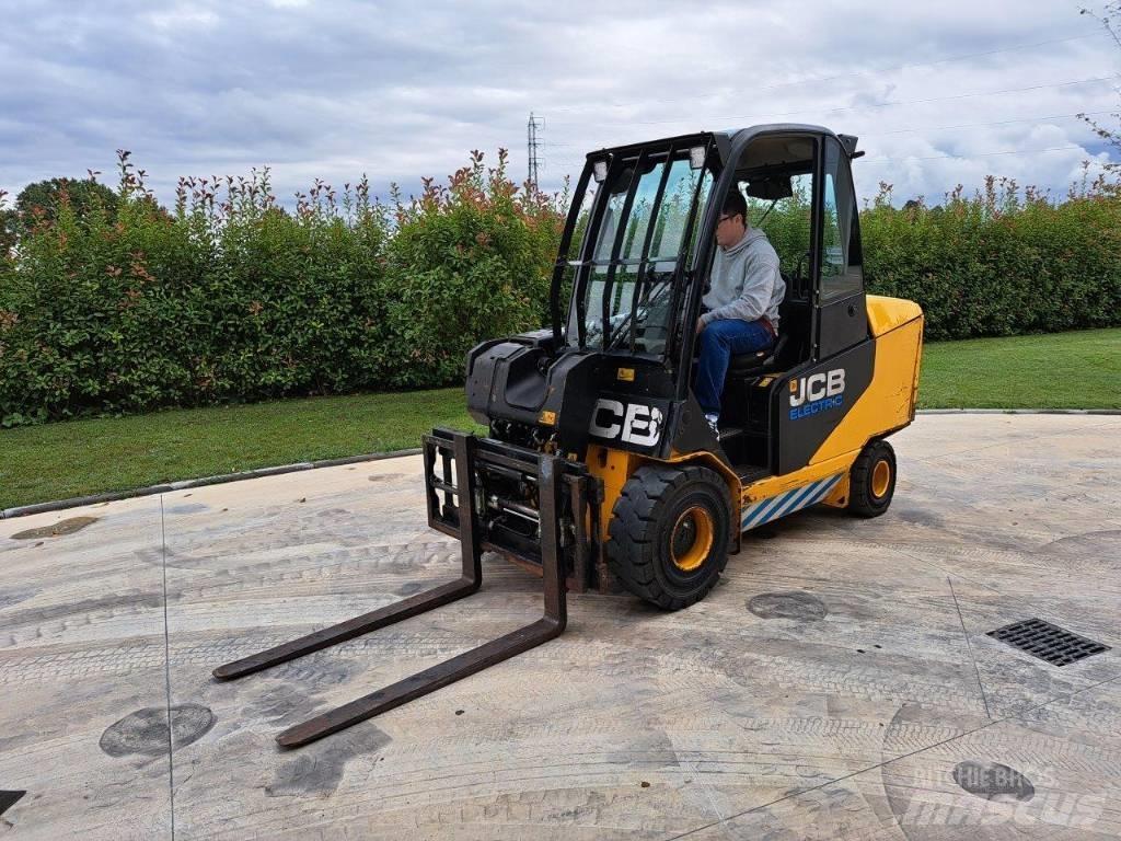 JCB TLT 30-19E Lükandmastiga tõstukid