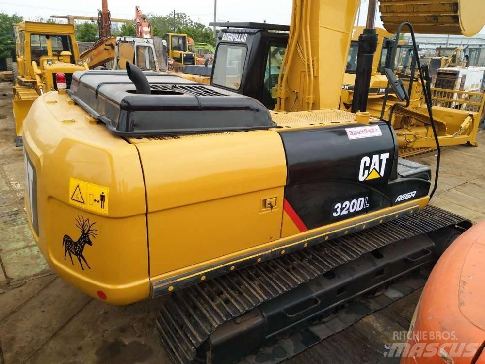 CAT 320D Roomikekskavaatorid