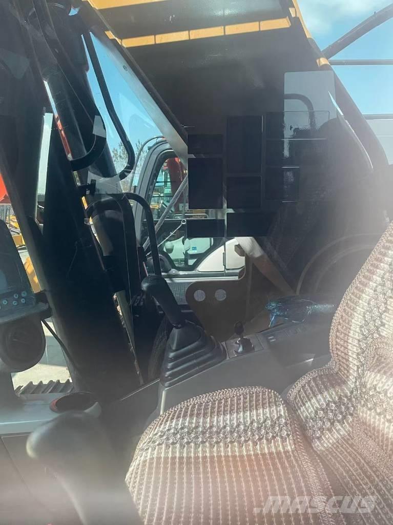 CAT 330D2 Roomikekskavaatorid