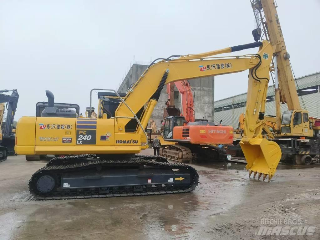 Komatsu PC 240 Roomikekskavaatorid
