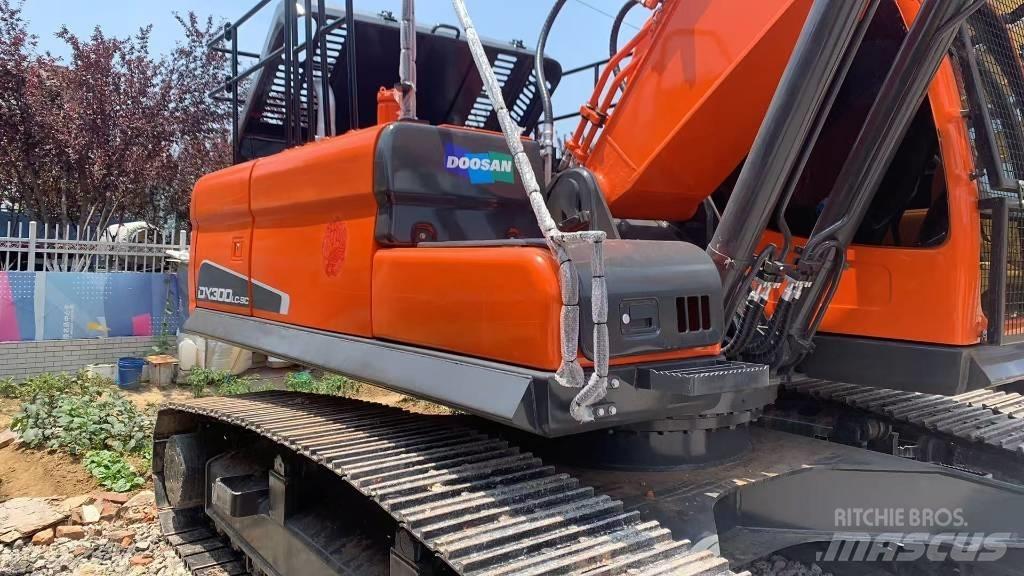 Doosan DX 300 LC Roomikekskavaatorid