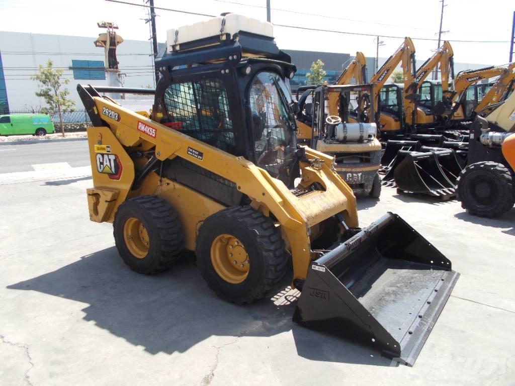 CAT 262D3 Kompaktlaadurid