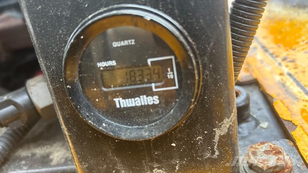 Thwaites MACH 444 Liigendraamiga pinnaseveokid