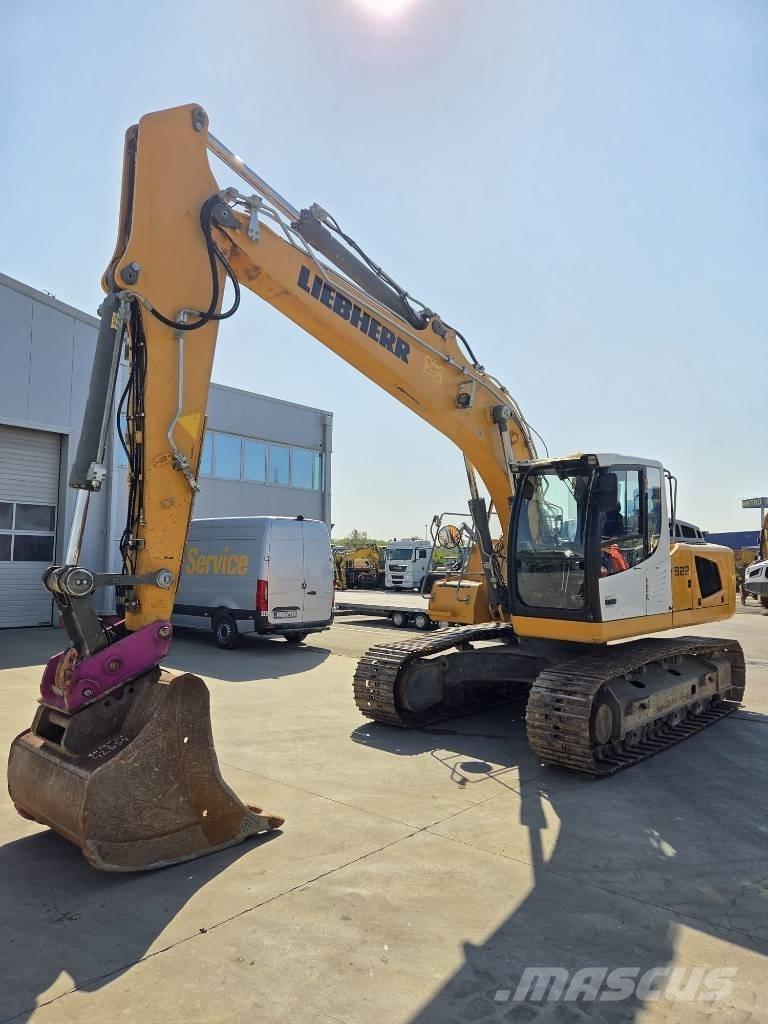 Liebherr R 922 SLC Roomikekskavaatorid