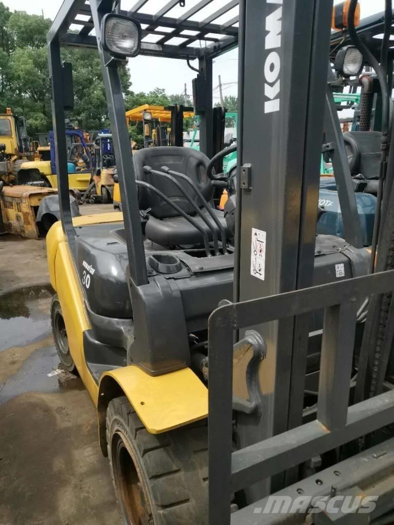 Komatsu 30 Teleskooplaadurid